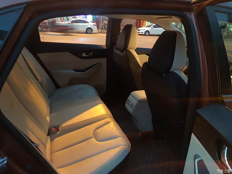启辰d60 2018款 1.6l cvt智联豪华版怎么样_优缺点_走