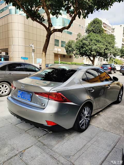 雷克萨斯IS