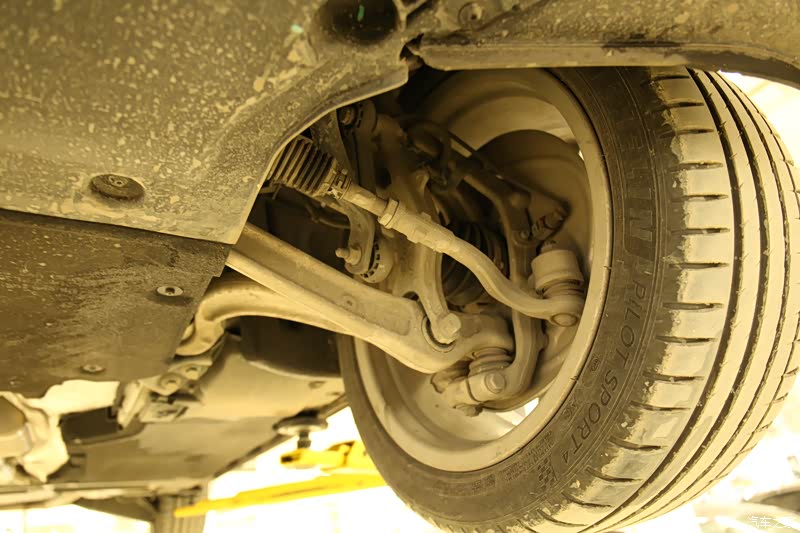 五连杆独立悬挂