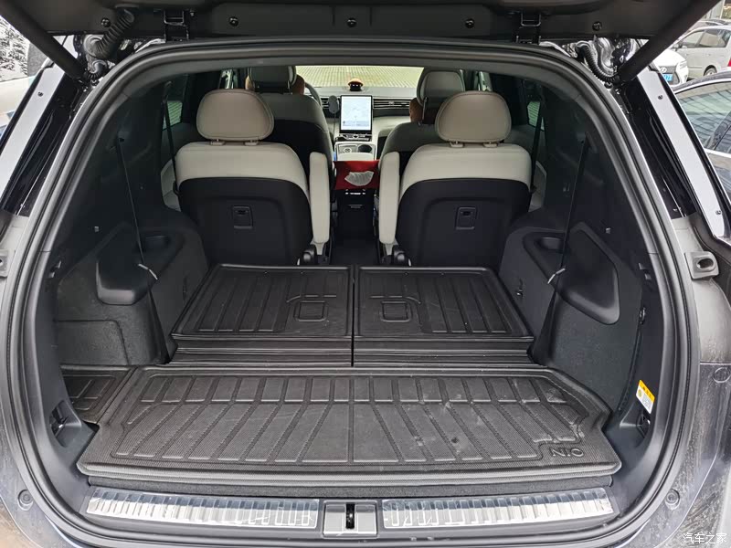 后备厢容积:第73排放倒后的超75后备箱74间乘坐空间:商务车的