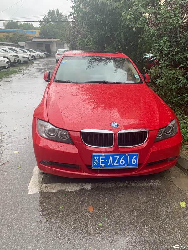 更换回之前的老车牌,有感情!