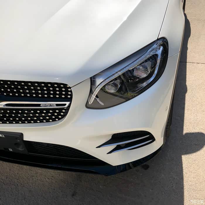 做工车漆 : 选白色金属漆(1w),普通白要偏黄点,阳会反,点点看,就喜欢