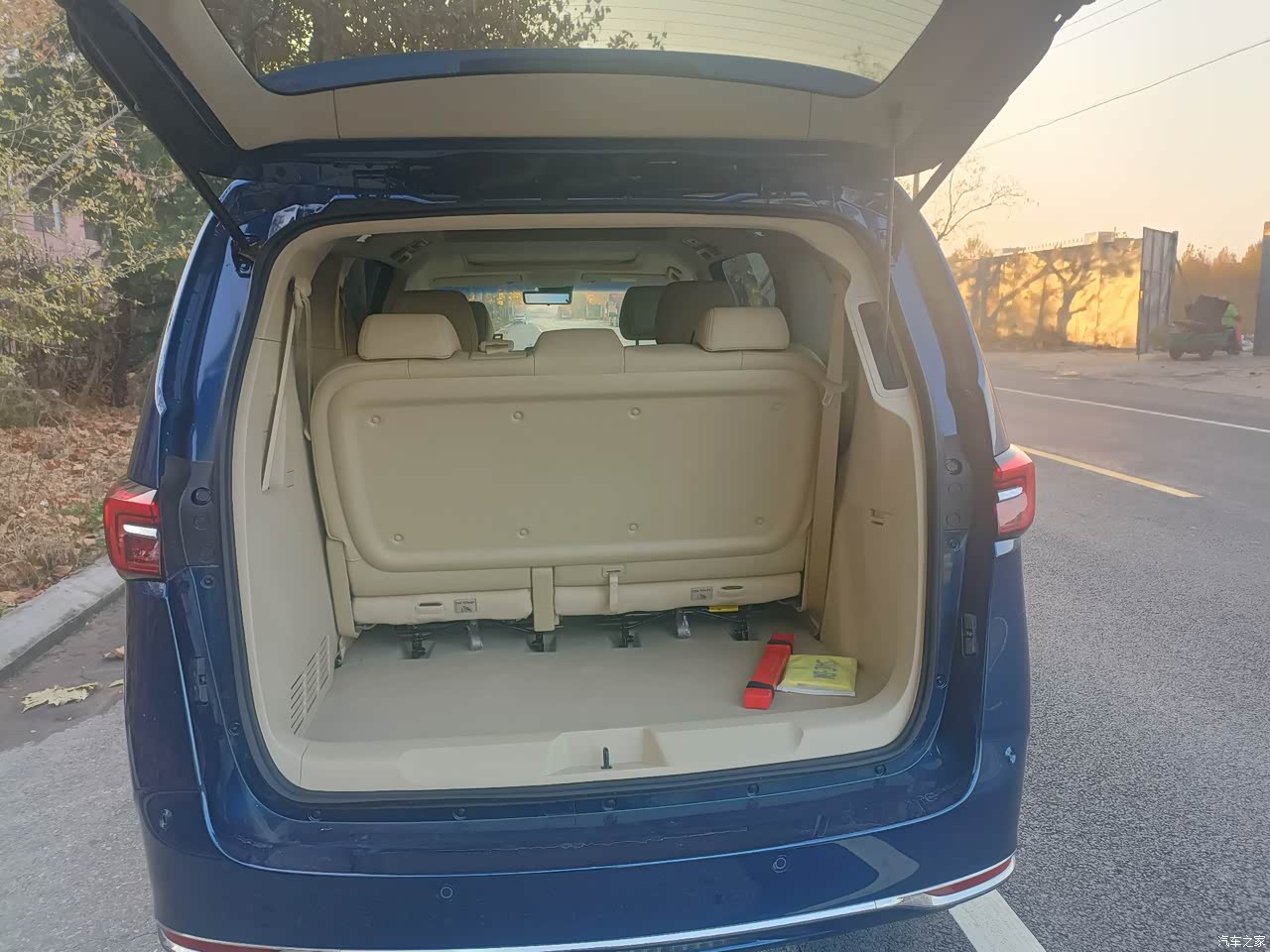 别克gl8 2023款 陆上公务舱 652t 智慧尊贵型怎么样_优缺点_平度小孩