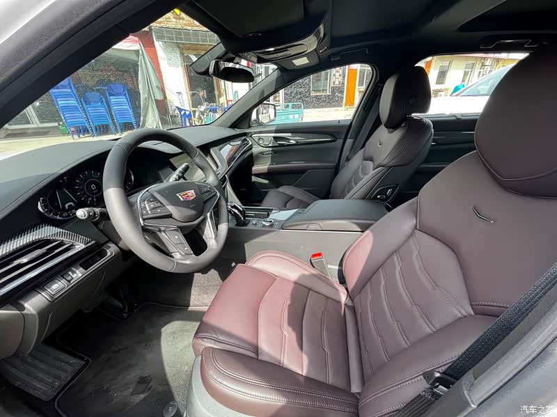 凯迪拉克ct62022款28t尊贵型