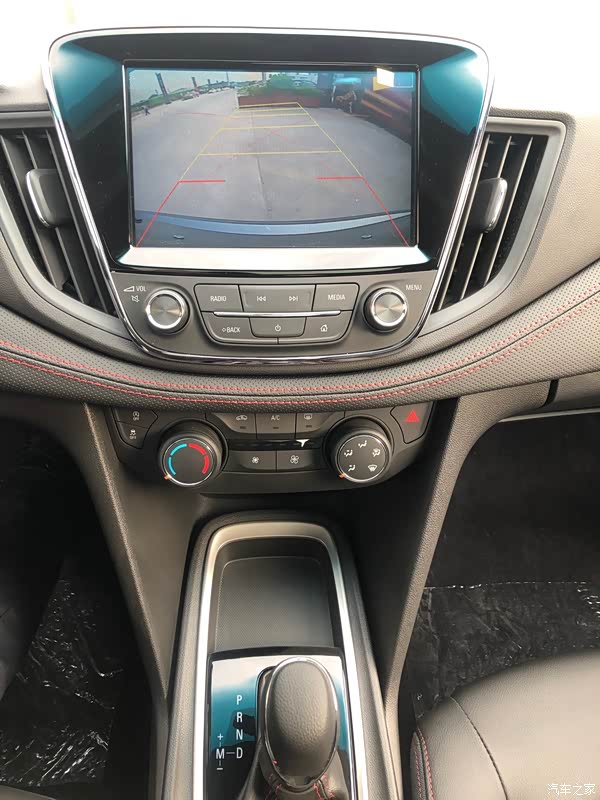 原厂倒车影像,很清晰很实用