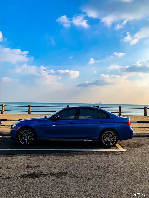 蓝天白云相得益彰