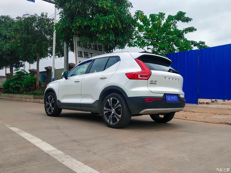 汽车之家|沃尔沃xc40报价大全|大众点评|2021款 t4 四驱智远豪华版