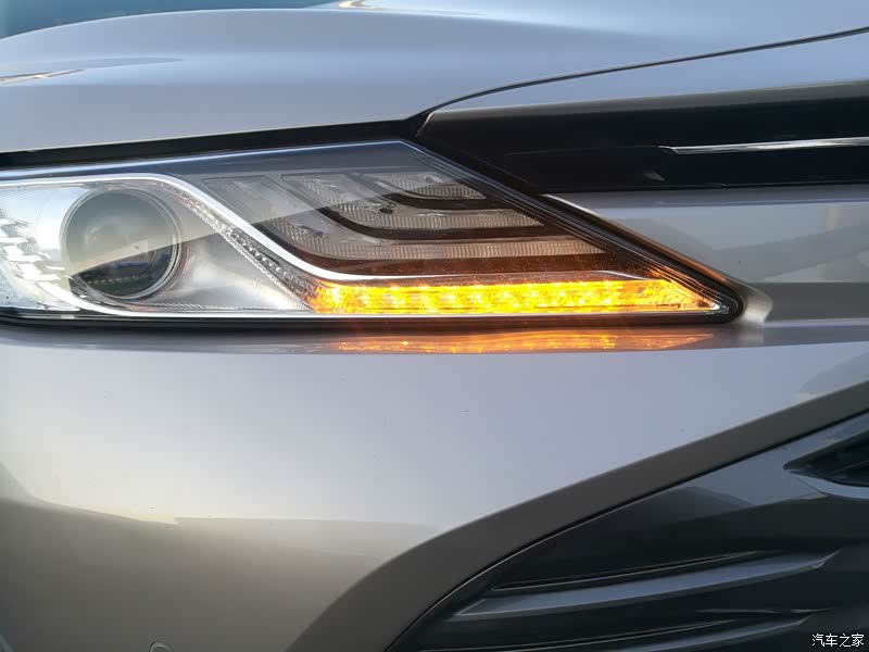 转向灯和大灯led日间行车灯【内饰】这73次凯美瑞的内饰设计的还