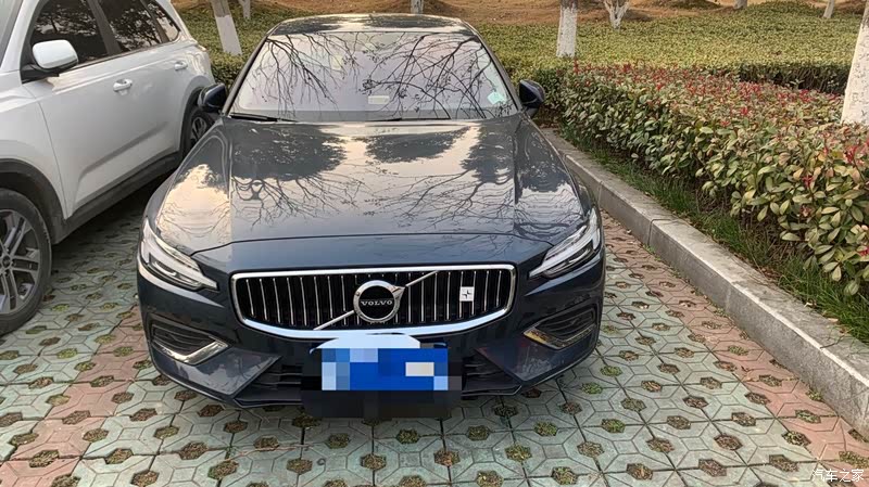 汽车之家|沃尔沃s60报价大全|大众点评|2022款 b4 智逸豪华版怎么样