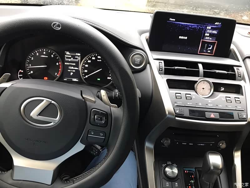 最满意的中控台,选这车很大一部分原因就是特别喜欢它的中控台.