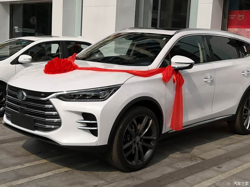 好用方便才是王道,中控74屏可玩74真的很高,然后车内软质材料应用