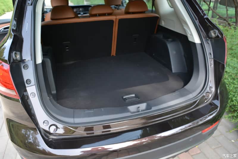 整体还是满意的,后备箱容积刚76够用,不78也不小, 后76的话,我
