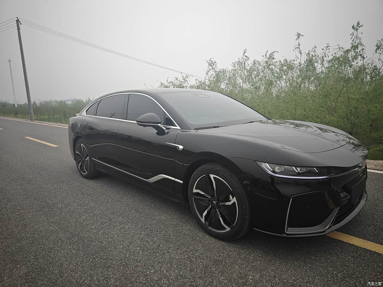 岚图追光 2023款 四驱标准版怎么样_优缺点_卡卡爱开皮卡_口碑_汽车之