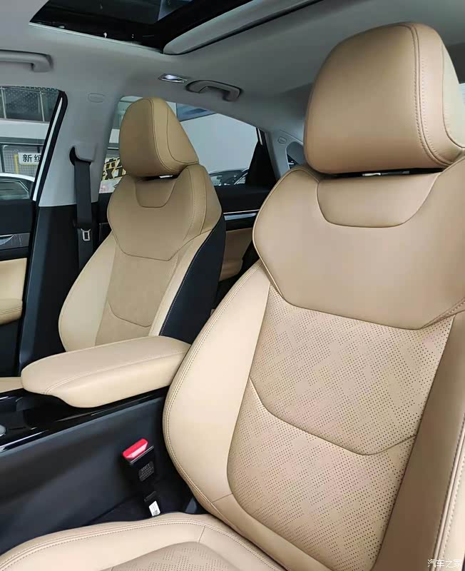 《外观时尚,空间感不错》