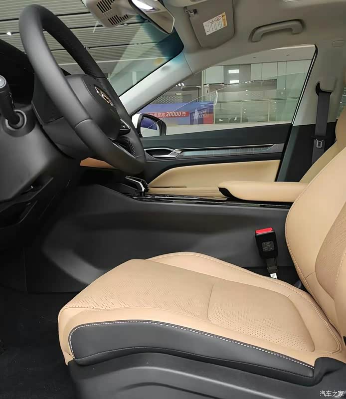 《外观时尚,空间感不错》