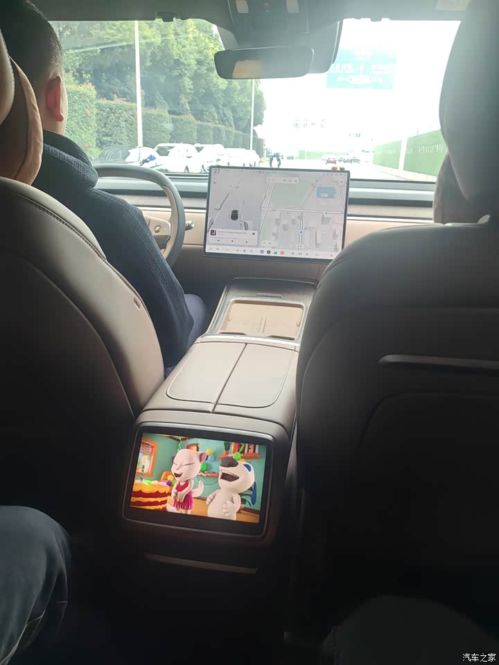 乐道L90 2025款 Max六座版：旗舰配置、超大空间，家庭出行新选择