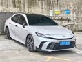滤震偏硬内饰一般，凯美瑞同价位优势不明显。