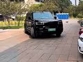 城里开着像小车，高速上风噪是硬伤