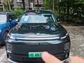 中年男人换六座奶爸车