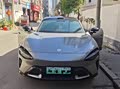 科技与实用感十足的小米YU7