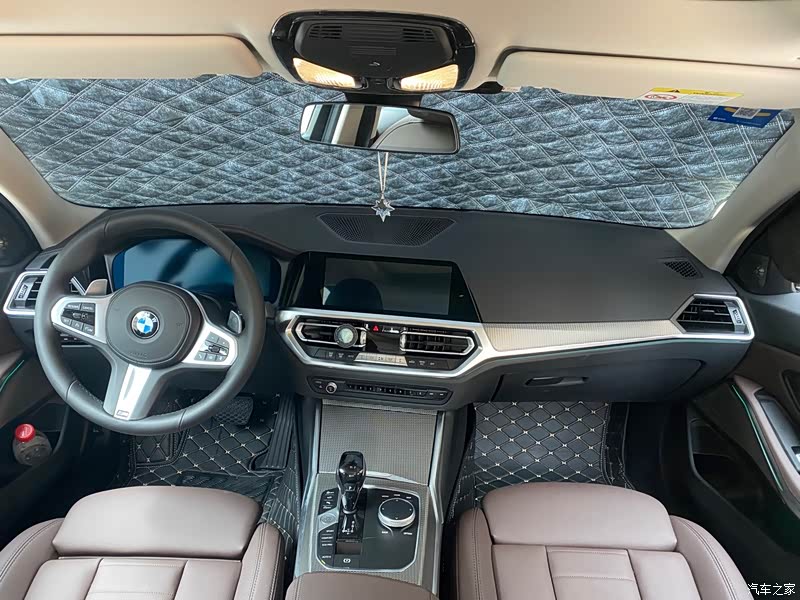 宝马3系 2021款 325i m运动曜夜套装